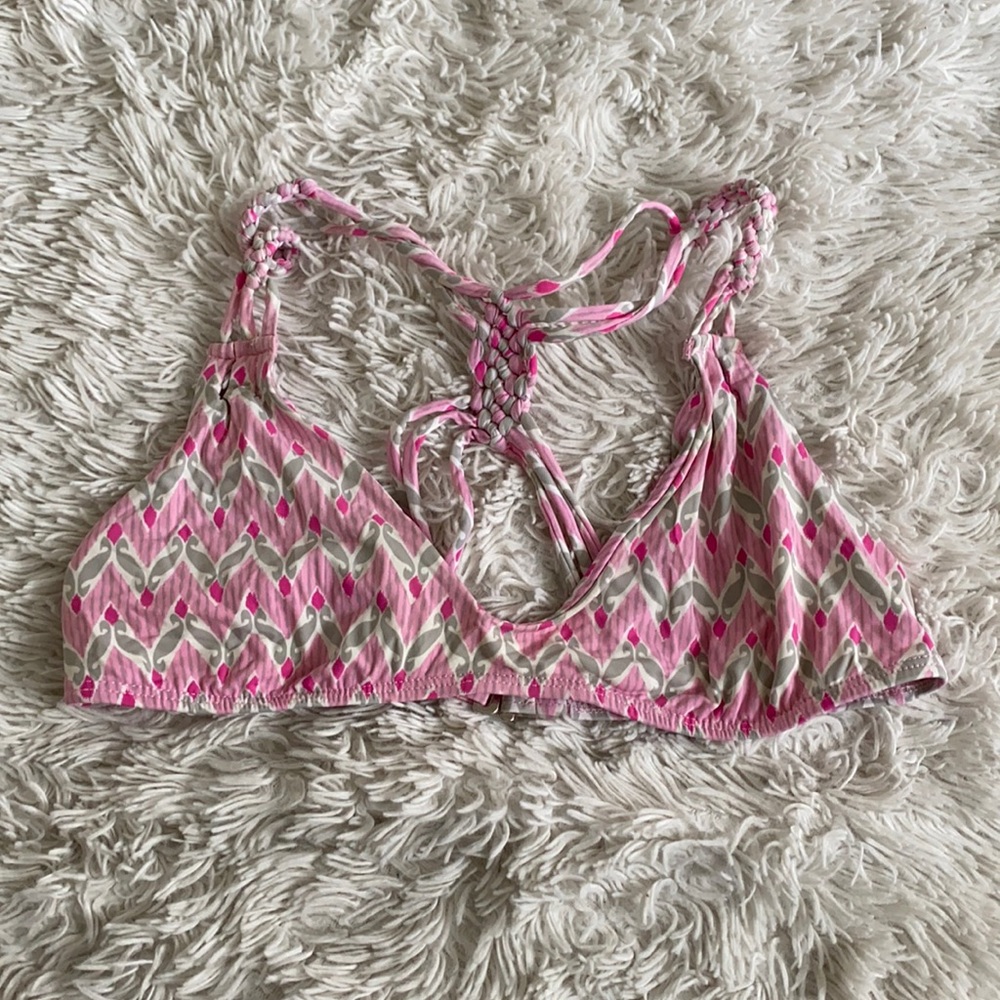 Frankie’s bikinis pink top